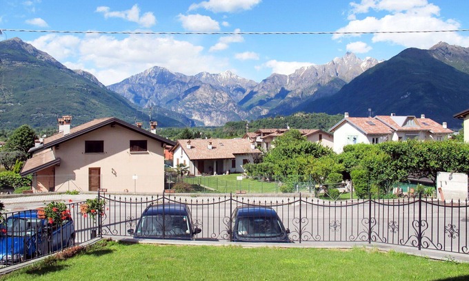 Colico Piano House | Stunning private villa for 10 people with WIFI, TV and patio