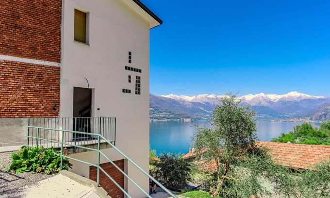 Gittana House | Stunning private villa for 13 guests with hot tub, WIFI, TV and terrace