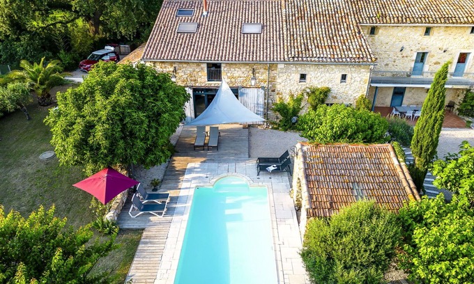 Baron House | Stunning private villa with WIFI, private pool, A/C, TV, terrace, pets allowed and parking
