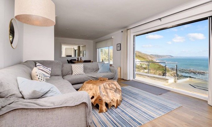 Looe House | Stunning property for 6 with spectacular coastal views
