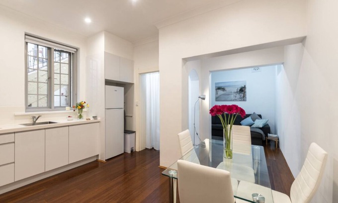 Bondi Beach Apartment | Stunning Renovated One Bedroom Apartment 5 minute walk to Bondi Beach & Village