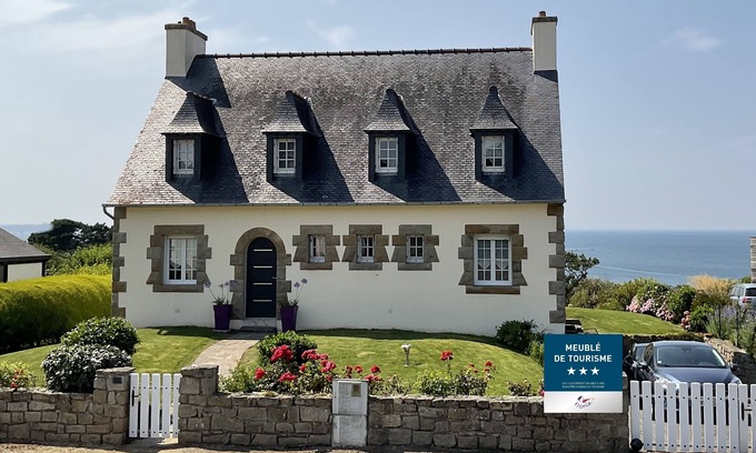 Tredrez-Locquemeau House | STUNNING SEA VIEW house, calm and comfort for 8 people, garden and terrace