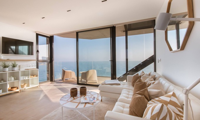 L'Albufereta Apartment | Stunning sea view hot tube posh BLUE SKY APARTMENT