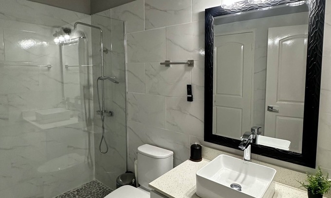 IronShore Estates Condo | Stunning & Spacious 2-bedroom condo in Montego Bay with WiFi, AC
