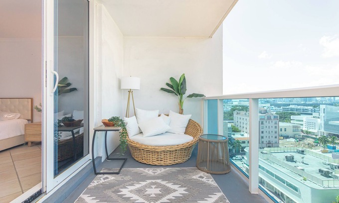 City Center Condo | Stunning Studio with Balcony in South Beach