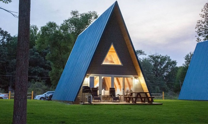 Au Gres Cabin | Stunning Sunrise Shore