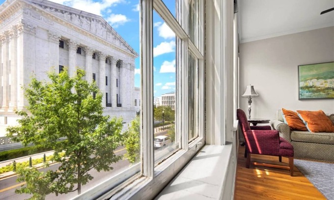 Capitol Hill Apartment | Stunning Supreme Court View 1 block to Capitol