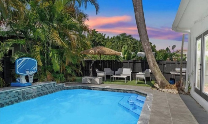 Miami Shores Villa | Stunning Tropical Villa - 4 Bedrooms with private pool