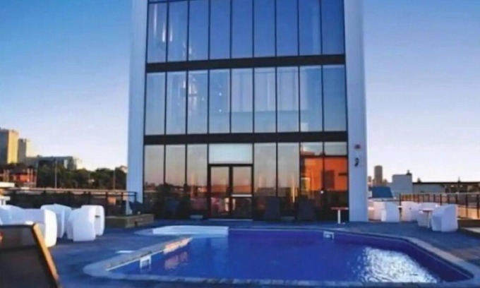 International District Apartment | STUNNING URBAN LOFT-GREAT AMENITIES & ROOFTOP POOLn