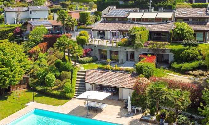 Casnate Con Bernate Villa | Stunning villa with private pool, A/C, WIFI, TV, patio, pets allowed, panoramic view and parking