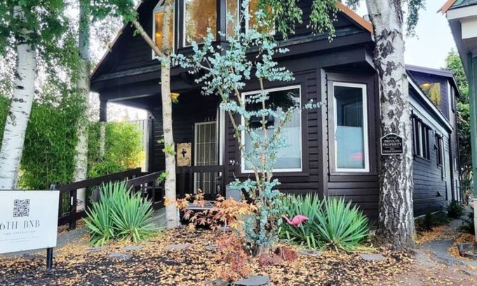 North End House | Stunning Victorian | Custom 1912 Home on 6th Ave and unbeatable location
