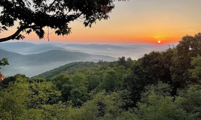 Mathias Cabin | Stunning Views: Secluded 5 bedroom Mountain Homen