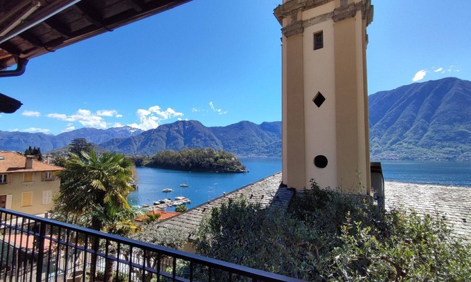 Sala Comacina House | Stunning villa for 6 people with WIFI, TV, balcony, pets allowed and parking