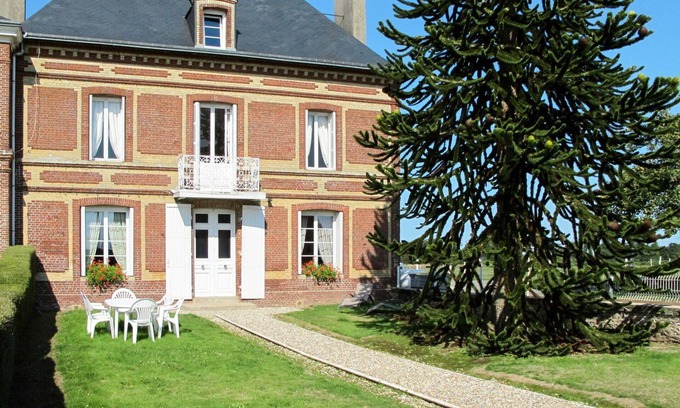 Valmont House | Stunning villa for 6 people with WIFI, TV, pets allowed and parking