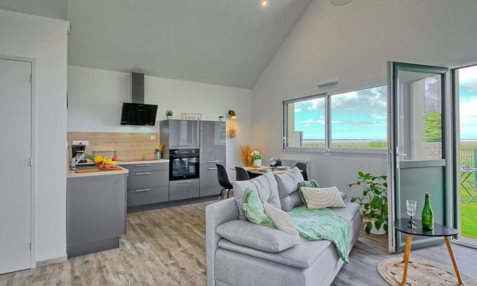Ille-et-Vilaine House | Stunning villa for 3 guests with WIFI, TV, patio and parking