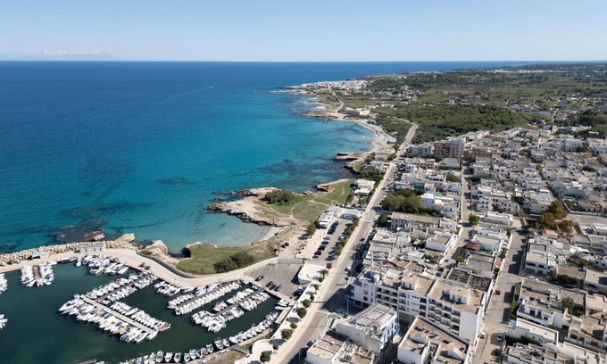 San Foca Villa | Stunning villa for 4 guests with WIFI, A/C and TV, close to Otranto