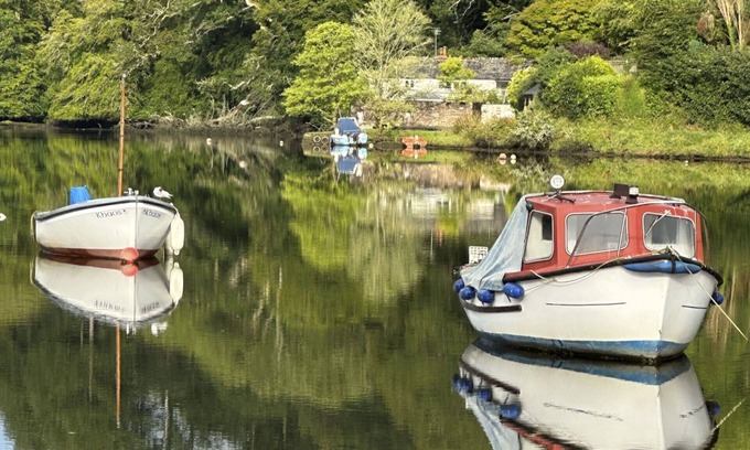 Lerryn House | Stunning villa for 4 people with TV, balcony and parking