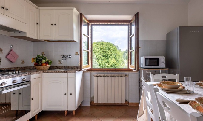 Chiusi Villa | Stunning villa for 4 people with WIFI and TV, close to Montepulciano