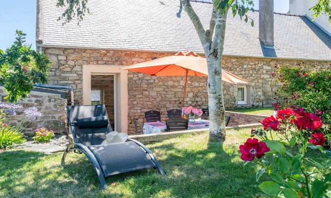 Primelin House | Stunning villa for 6 people with WIFI, TV, terrace, pets allowed and parking