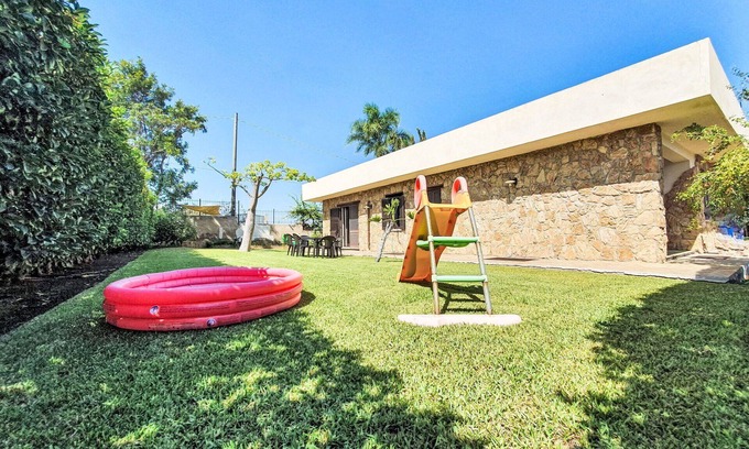 Brucoli House | Stunning villa for 6 guests with WIFI, A/C, terrace and parking