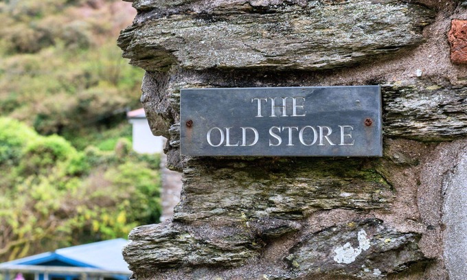 Portloe House | Stunning villa for 6 people with WIFI, terrace, pets allowed and parking