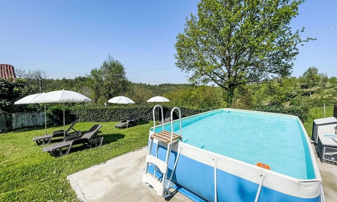 Asti House | Stunning villa for 7 people with A/C, WIFI, private pool, TV, terrace, pets allowed and parking