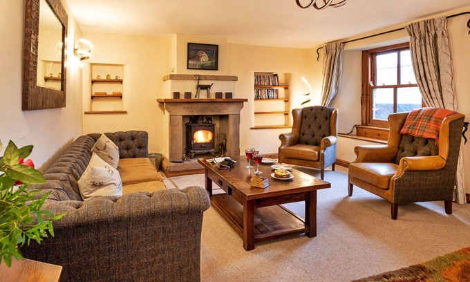 Bretherdale House | Stunning villa for 8 guests with WIFI, TV and parking