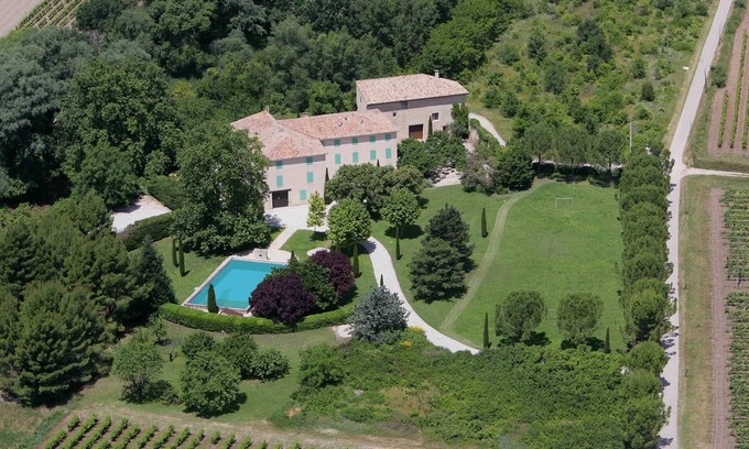 Crillon-le-Brave House | Stunning villa at the foot of Mont Ventoux, swimming pool in a large park