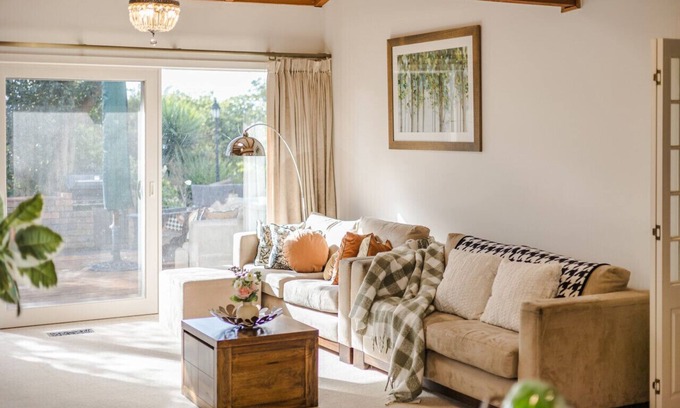 Wheelers Hill House | Stunning Villa near Wildlife Parks and Forests