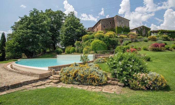 Chiusdino Villa | Stunning Villa with pool near San Galgano / 8 bedrooms - 9 bathrooms