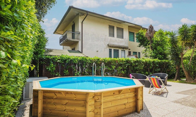 Tonfano House | Stunning villa with private pool, WIFI, TV, pets allowed and parking, close to Forte Dei Marmi