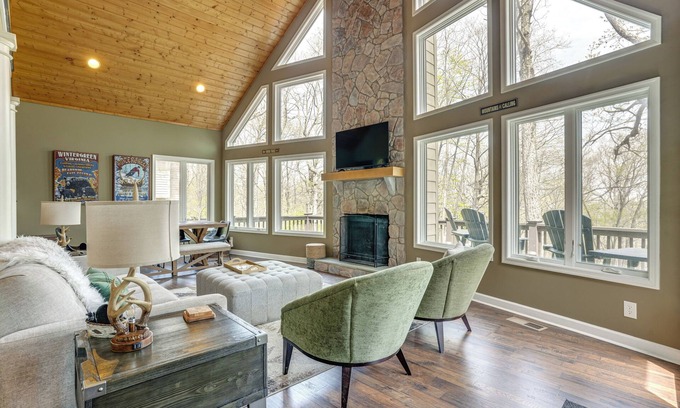 Chestnut Springs House | Stunning Wintergreen Resort Home: Ski & Golf!