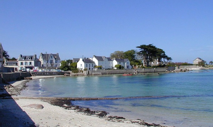 Brignogan-Plage Apartment | Stylish/cosy apartment, in the heart of town, 50 metres from the beach Brignogan-Plages