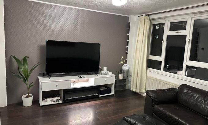 Crystal Palace Apartment | Stylish 1BR Apt w/Fireplace & High-Speed WiFi
