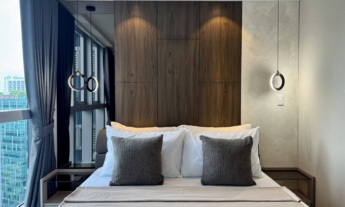 Pinagsama Condo | Stylish 1br inside BGC at Uptown Parksuites - 24k