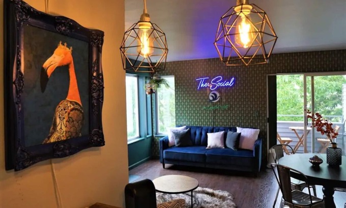 Broadway Apartment | Stylish 2 Bedroom Capitol Hill Apartment