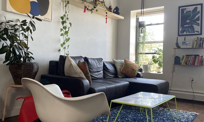 Crown Heights Apartment | Stylish 2 Bedroom in Beautiful Brooklyn Brownstone