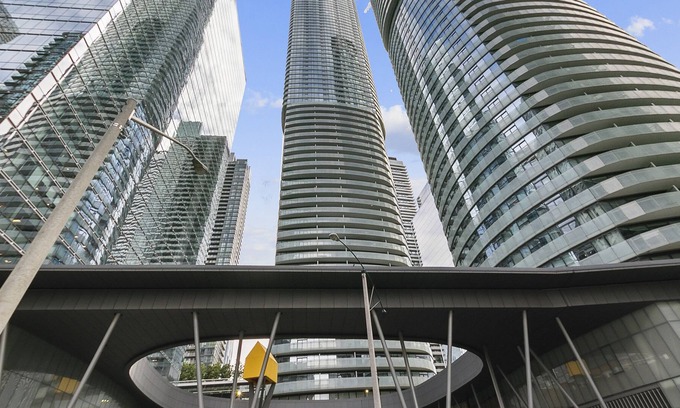 Central Waterfront Condo | Stylish 2 BR 2 Bath Downtown