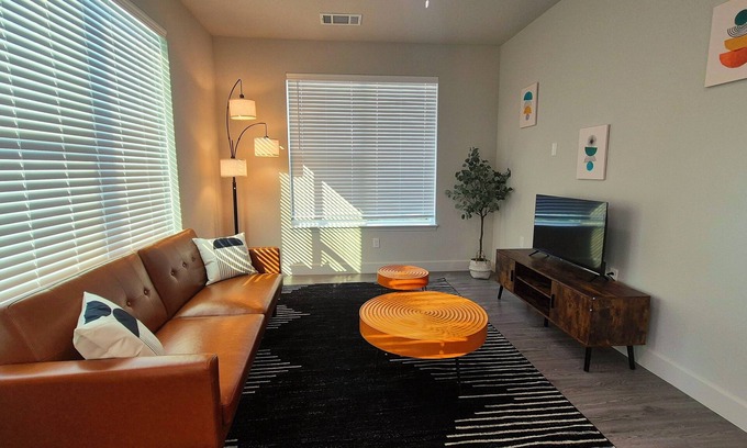 Mission Glen Estates Apartment | Stylish 2BR Gem in Gated Complex Near Sugar Land