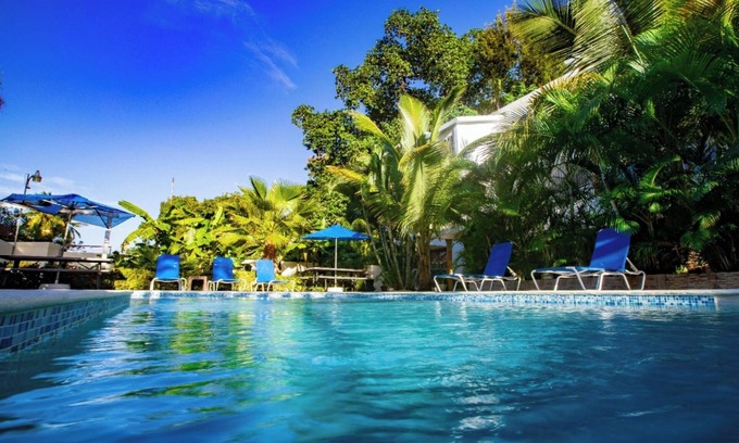 Villas Ana Maria Apartment | Stylish 2R-2B Apt Near the Beach and Main Street