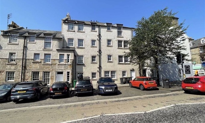 St. Andrews Apartment | Stylish 3 bed flat, St Andrews town centre - 18th Hole 13 mins walk