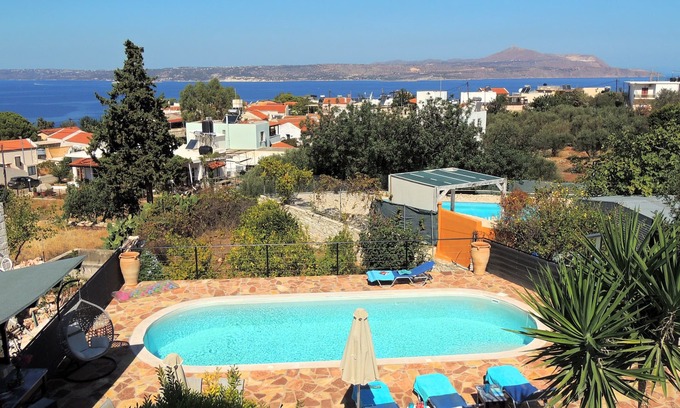 Plaka Villa | Stylish 3 bedroom villa, private pool, sea views, walk to tavernas and beach.