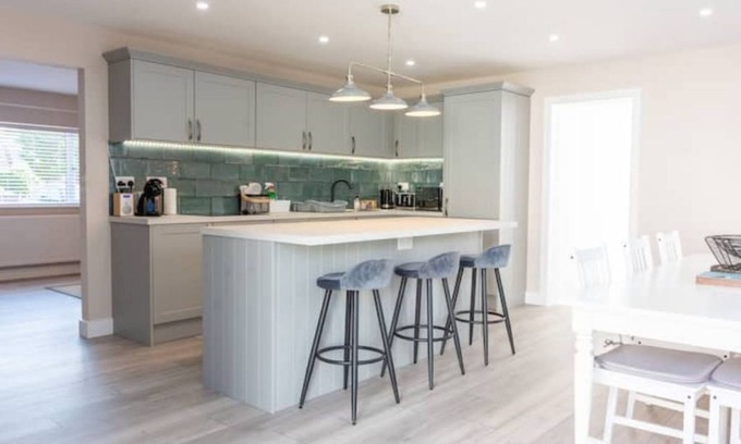 Nottingham House | Stylish 4 Bed, newly renovated home in Nottingham