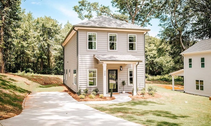 Athens House | Stylish 4BR Escape by MHM Luxury Properties