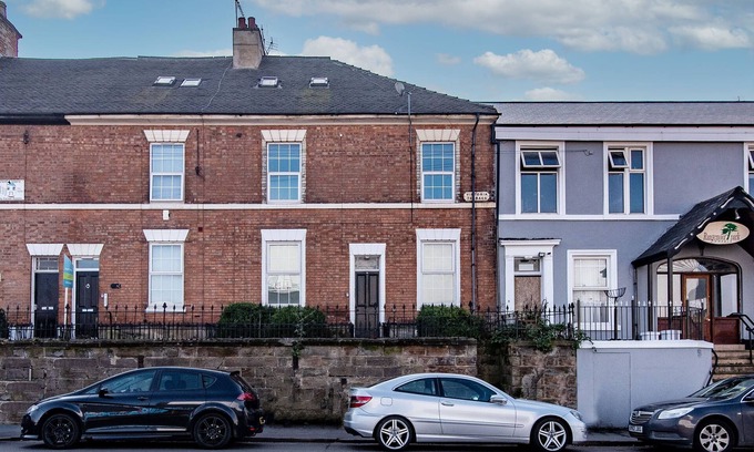 Derby Apartment | Stylish 5-Bed House Heart of Derby City Centre