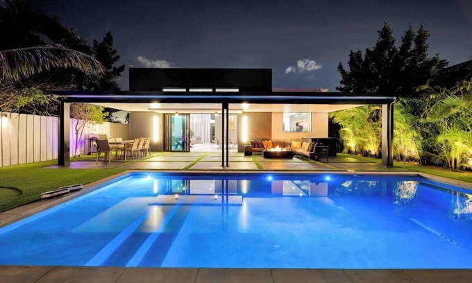 Buena Vista House | Stylish 5 Bedroom Modern-pool in Miami