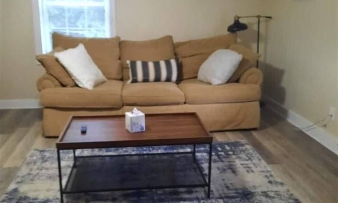 Fifeville House | Stylish and Convenient with WiFi & Fenced yard