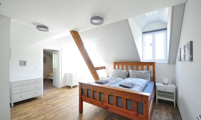 Matten bei Interlaken Apartment | Stylish apartment. Air-conditioning. 3 mins walk from Interlaken West station.