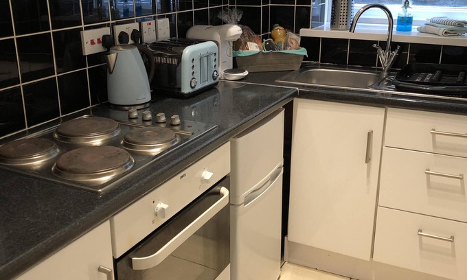 Pontcanna Apartment | Stylish Apartment near Cardiff Castle, terrace and parking, walk to city centre