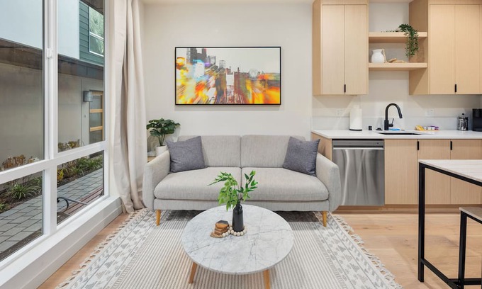 North Beacon Hill House | Stylish Beacon Hill Townhome Retreat